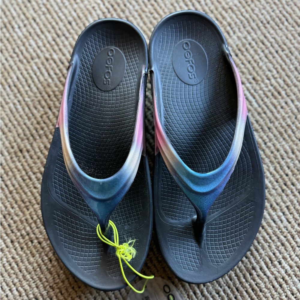 Oofos women’s sandal size 7